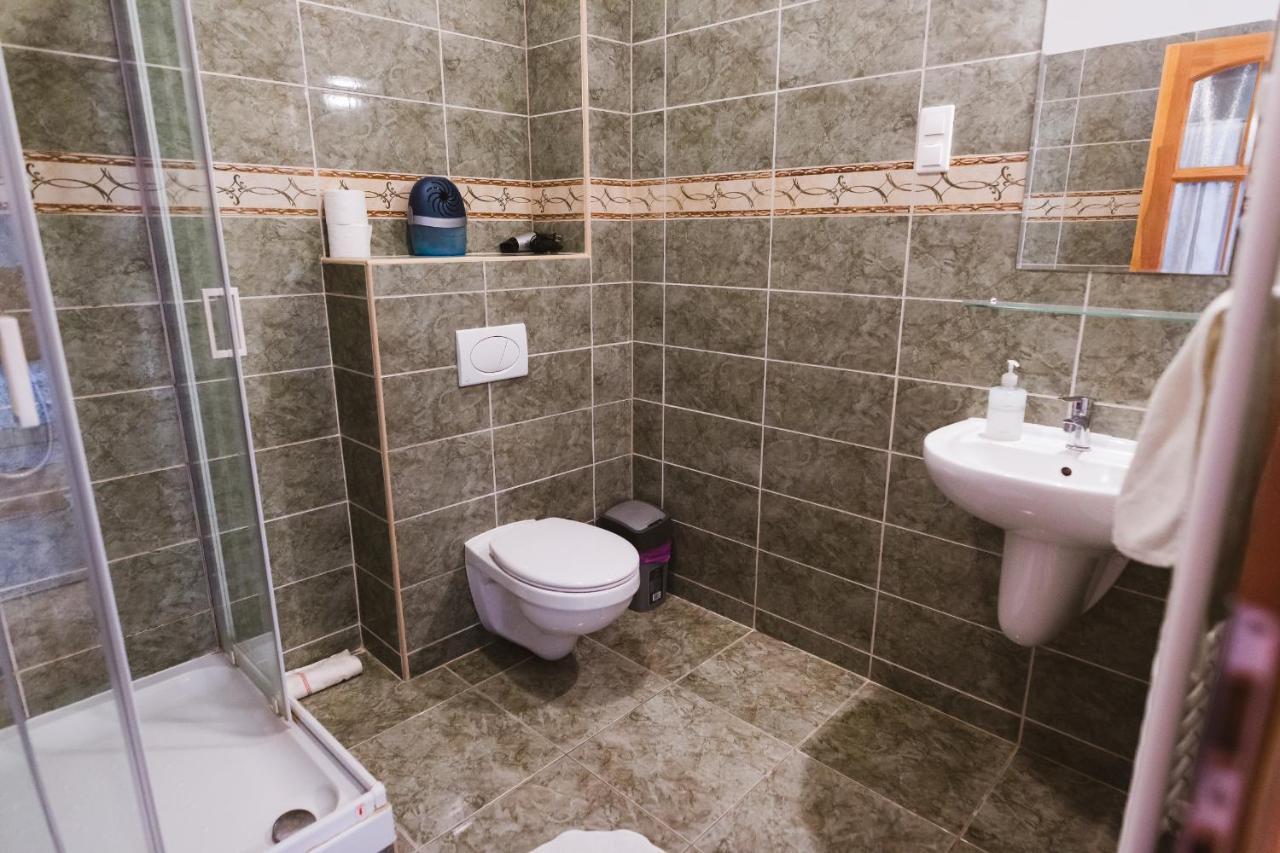 Hotel Rozsakert Vendeghaz Romhány Exterior foto