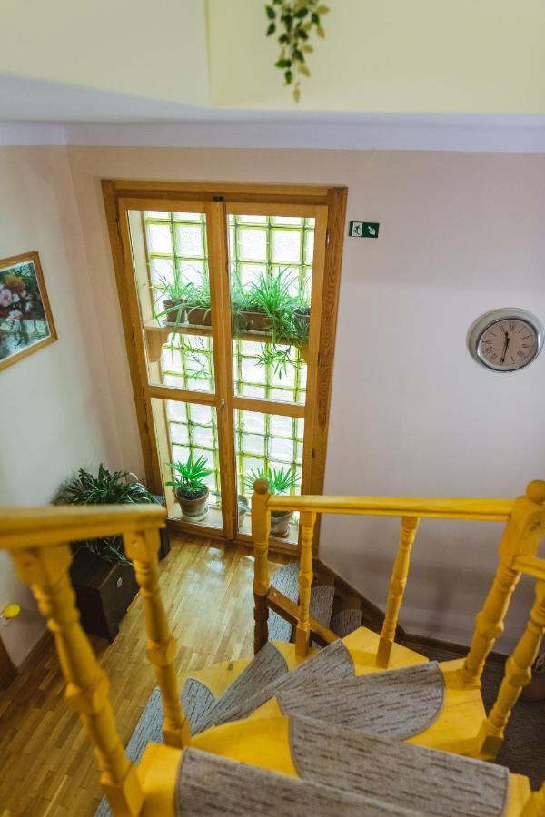 Hotel Rozsakert Vendeghaz Romhány Exterior foto