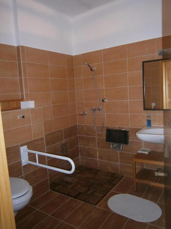 Hotel Rozsakert Vendeghaz Romhány Exterior foto